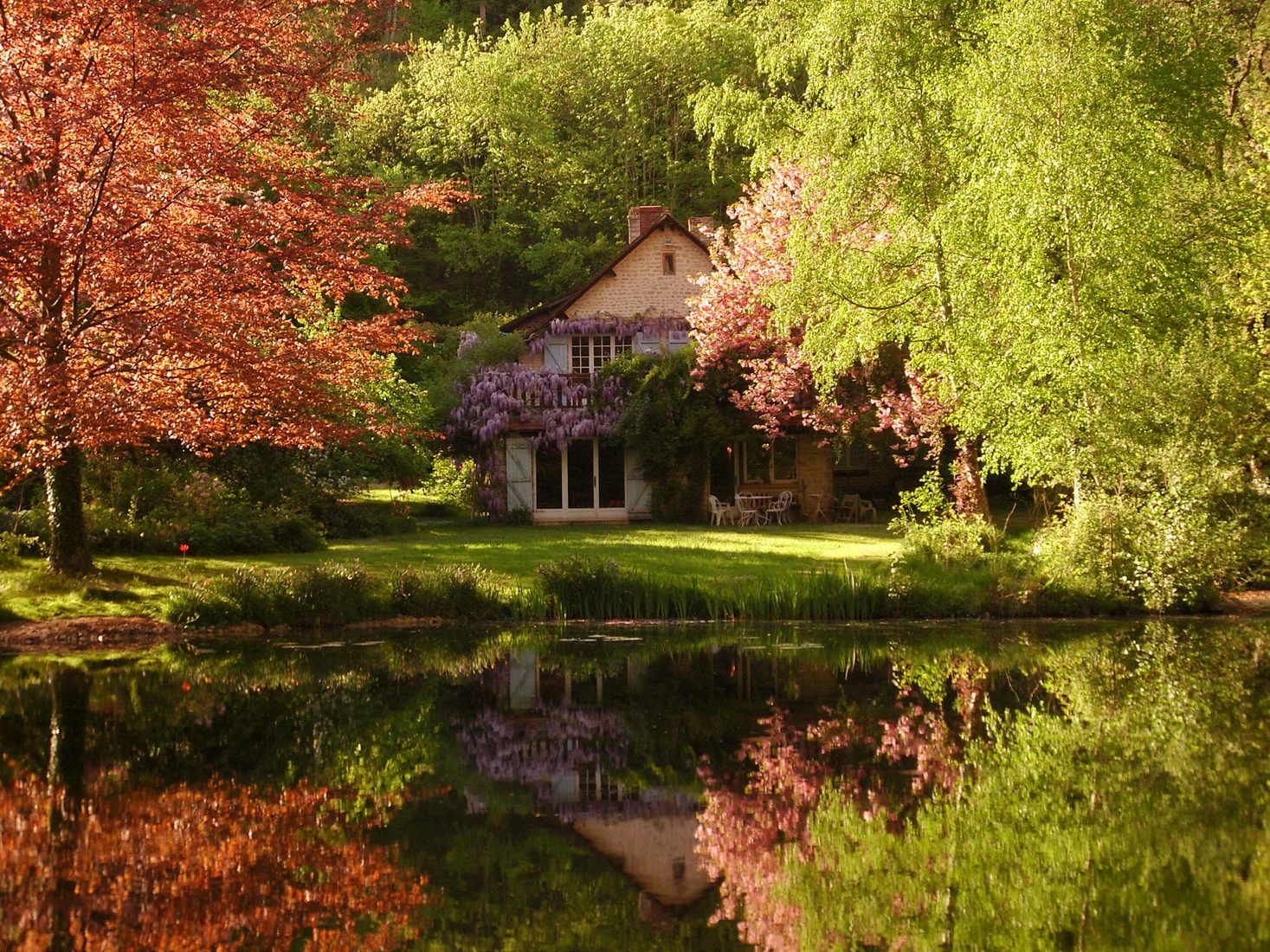 La maison et son reflet